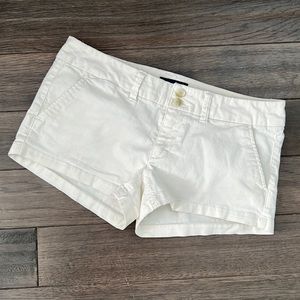 ⭐️⭐️⭐️SALE!! ⭐️⭐️⭐️ AE White Stretch Shorts